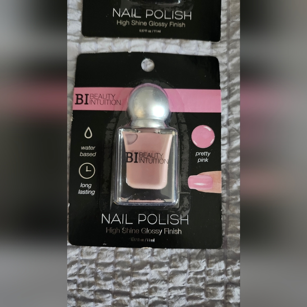 Nail Polish Set - Pink And White View 3
